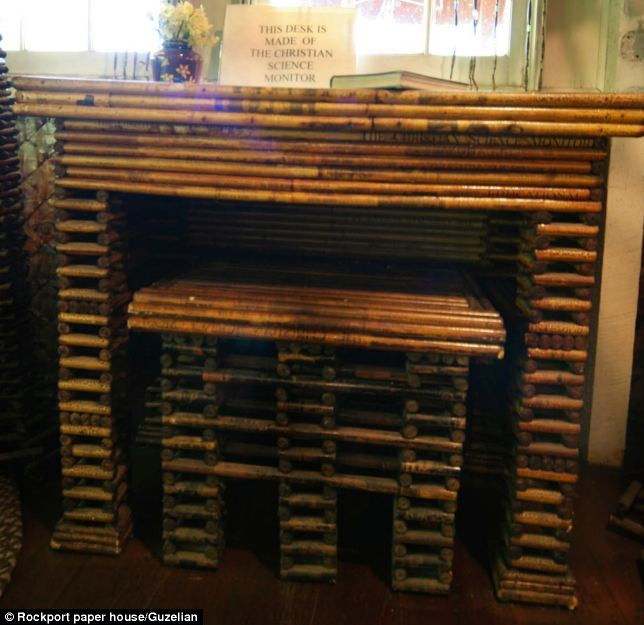 Chỉ có lò sưởi vẫn được làm bằng gạch.