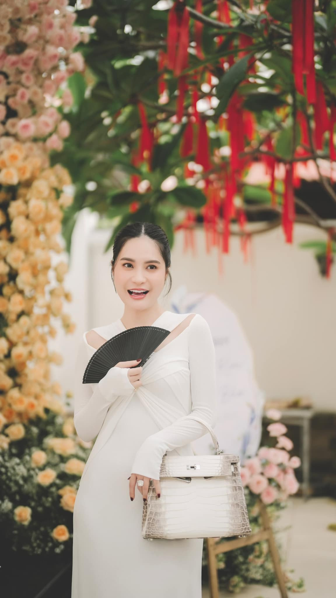 Dù đang sống trong căn biệt thự thuộc khu villa ở Phú Mỹ Hưng với diện tích đất lên tới 450m2 nhưng gia đình Đoàn Di Băng vẫn thường qua căn nhà này.