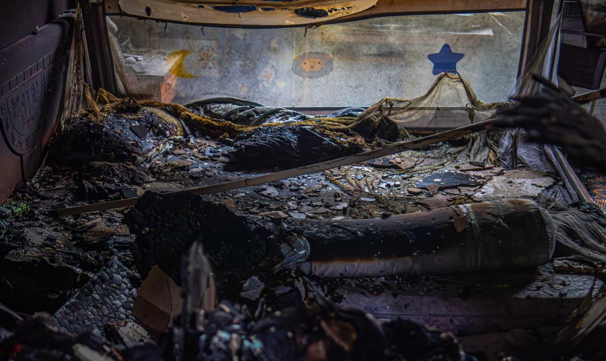 Đống tro tàn ám ảnh bên trong chung cư mini bị cháy ở Hà Nội Dong tro tan am anh ben trong chung cu mini bi chay o Ha Noi