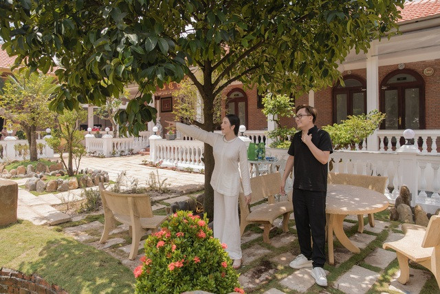 Tuy biệt phủ có diện tích lớn, đầy đủ tiện nghi nhưng Lý Nhã Kỳ và mẹ vẫn sinh sống ở TP HCM.