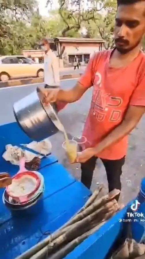 Nước mía cũng là thức uống được yêu thích tại nhiều quốc gia khác như Ấn Độ, Singapore... Ảnh: Tiktok