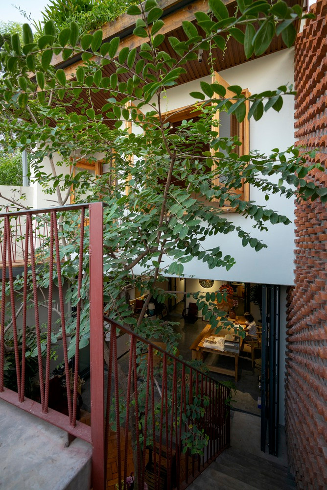 Không chủ độc đáo, ngôi nhà dế mèn còn gây ấn tượng bởi mọi không gian đều trở thành chỗ vui chơi cho con trai gia chủ.