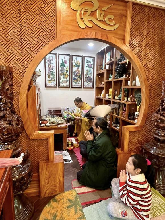 Qua loạt ảnh có thể thấy, nội thất trong nhà NSND Tự Long mang phong cách truyền thống.