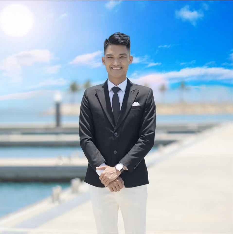 Theo đó, thu nhập của Mạc Văn Khoa được dự đoán cao ngất ngưởng, thậm chí bị đồn là 2 tỷ đồng/ngày. Tuy nhiên, nam diễn viên hoàn toàn phủ nhận.