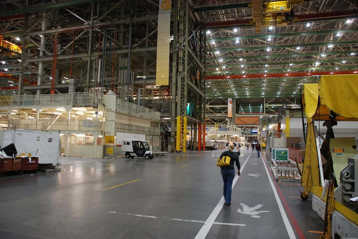 Boeing lần đầu tiên hoàn thành nhà máy Everett vào năm 1967 khi họ không có cơ sở đủ lớn ở khu vực Seattle để chế tạo máy bay phản lực 747 jumbo mới.