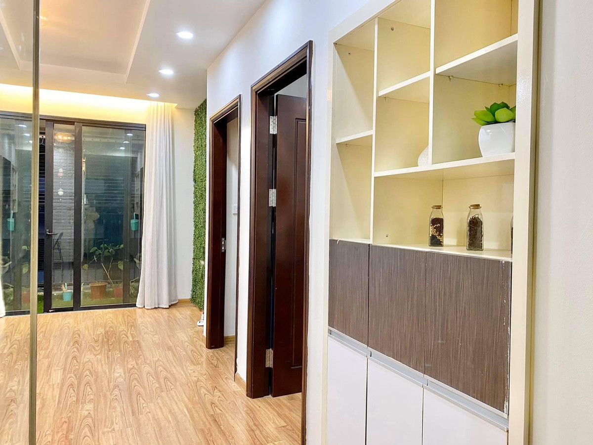 Căn hộ của MC Đan Lê rộng 75 m2, gồm 2 phòng ngủ cùng nội thất hiện đại.