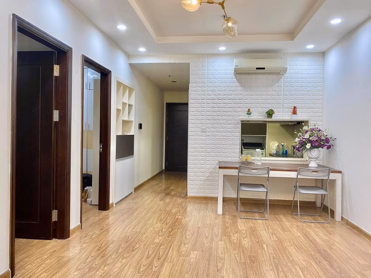 Trên trang cá nhân, MC Đan Lê vừa hé lộ căn hộ của vợ chồng cô tại 1 chung cư cao cấp.