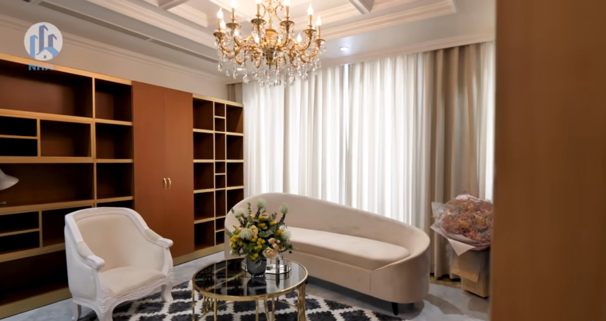 Trên tầng 3 có 1 phòng khách, 2 phòng ngủ và 1 phòng thờ. Nguồn ảnh: chụp màn hình NhaF