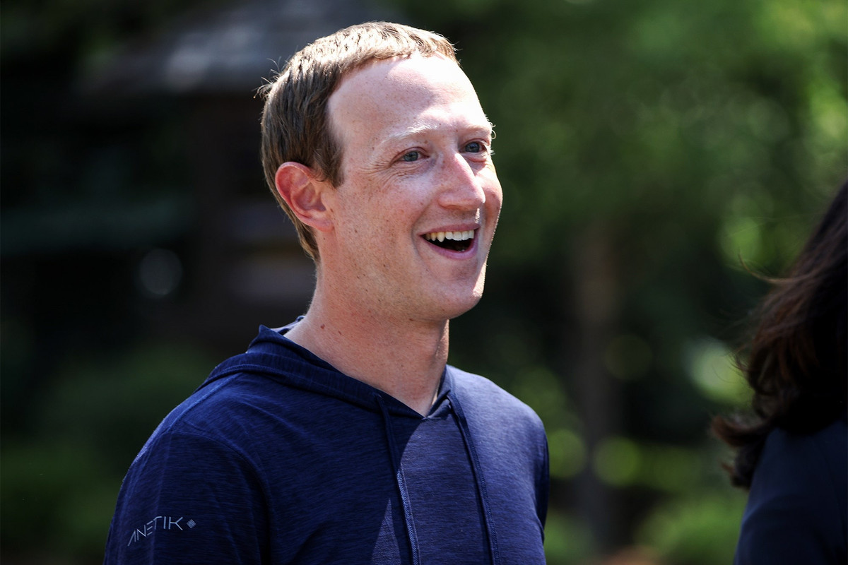 Với CEO Facebook Mark Zuckerberg, bữa sáng không phải là thứ cần lựa chọn. Zuckerberg chỉ ăn đồ anh thích vào ngày hôm đó bởi "không muốn tốn thời gian cho các quyết định nhỏ nhặt. Ảnh: BI