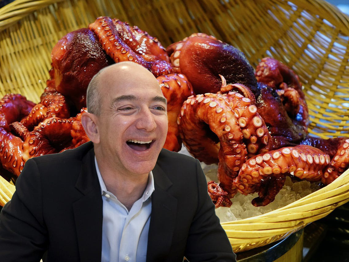 Bữa sáng của Jeff Bezos thường theo kiểu Địa Trung Hải, bao gồm bạch tuộc, thịt xông khói, sữa chua, 1 quả trứng. Ảnh: BI