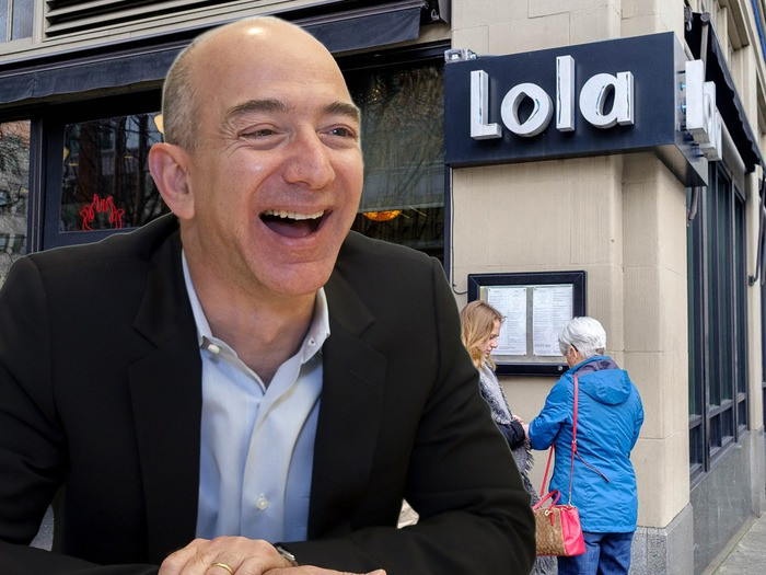 Trong khi đó, tỷ phú Jeff Bezos thường không tổ chức các cuộc họp vào lúc sáng sớm để có thời gian tận hưởng một bữa ăn sáng lành mạnh, không có thực phẩm tiện lợi nhiều dầu mỡ nào. Ảnh: BI