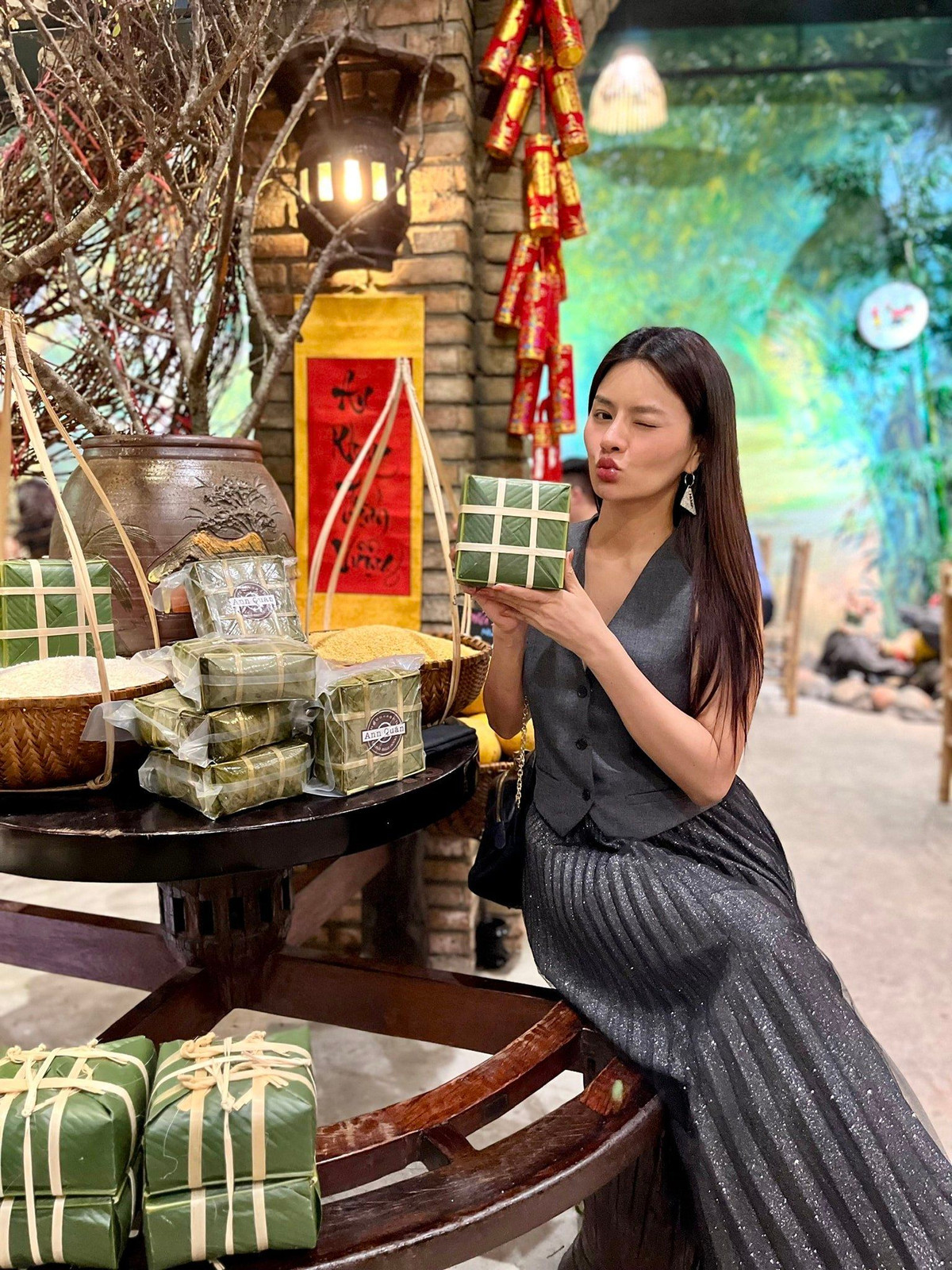 Sau nhiều năm tạm rời xa showbiz tập trung phát triển công việc cá nhân, gần đây, Vũ Thu Phương liên tục xuất hiện trong các chương trình truyền hình thực tế, gameshow.