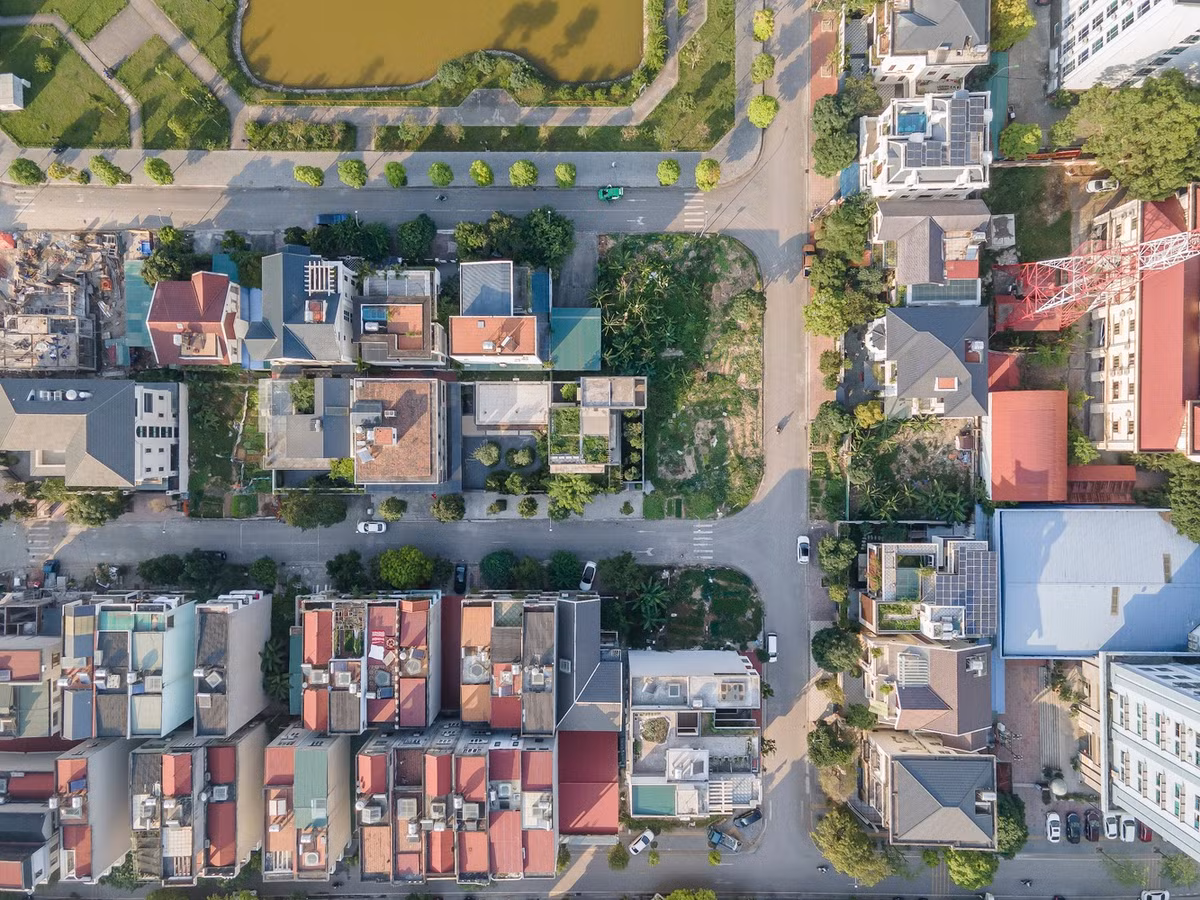 Cách Hà Nội khoảng 60 km về phía Bắc, Bắc Giang là thành phố khá yên tĩnh. Nơi đây chủ yếu là nhà ở thấp tầng, mật độ dân cư không quá đông đúc.