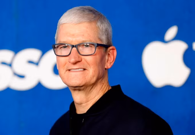 Là CEO của Apple, công ty công nghệ lớn nhất thế giới nhưng Tim Cook lại chọn cho mình phong cách giản dị với các món đồ không hề đắt tiền. Ảnh: CNBC