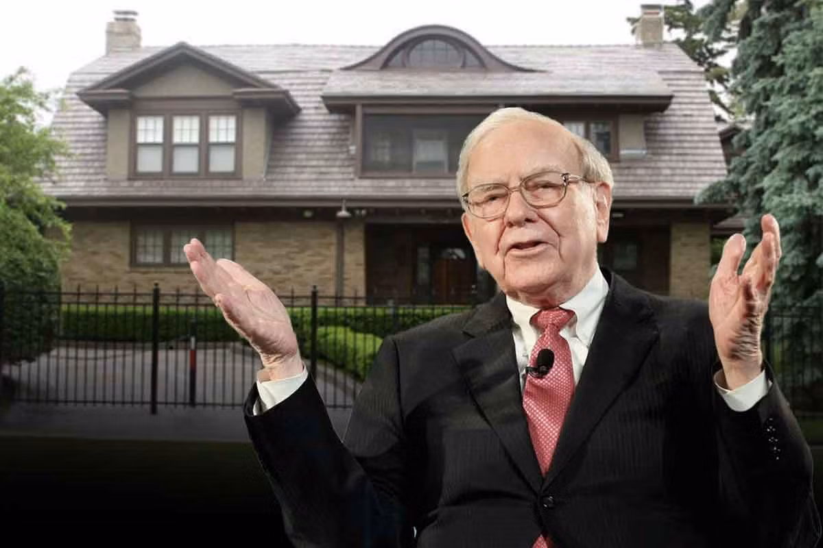 Tỷ phú Warren Buffett hiện là người giàu thứ 5 thế giới với khối tài sản 108,6 tỷ USD. Thế nhưng, ông vẫn sống trong một ngôi nhà khiêm tốn trong 65 năm qua. Ảnh: CNBC