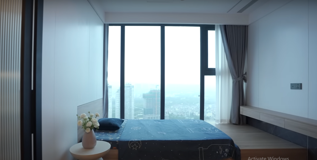 Đáng chú, căn hộ cao cấp còn có hẳn phòng ngủ riêng cho giúp việc.