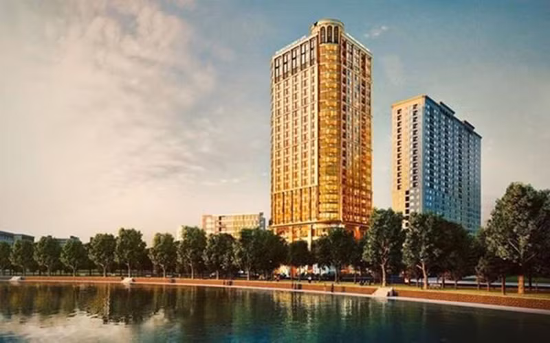 Trước đó, hồi tháng 3 vừa qua, đại gia Đường bia tiết lộ lý do rao bán khách sạn dát vàng Dolce Hanoi Golden Lake - "niềm tự hào" của ông để giải quyết vấn đề lương cho nhân viên và các chi phí trả lãi cho ngân hàng.