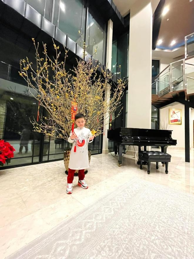 Không gian biệt thự của Thuỷ Tiên trong dịp Tết Nhâm Dần 2022.