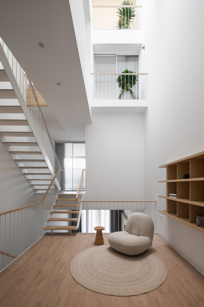  Ngôi nhà nằm cách Vịnh Hạ Long 300m, nơi có khí hậu ven biển, với 2 mùa đông và hạ rõ rệt.