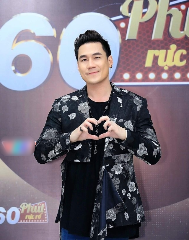 Khánh Phương tạo được tiếng vang khi cho ra mắt ca khúc Chiếc khăn gió ấm. Hiện tại, Khánh Phương vẫn hoạt động nghệ thuật nhưng không mạnh mẽ như trước. Anh dành thời gian cho kinh doanh. Ảnh: Yan