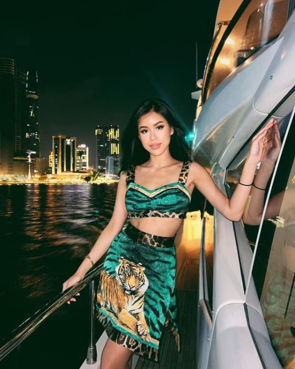 Tết là quãng thời gian để mọi người đoàn tụ bên gia đình, xúng xính lên đồ dạo phố, và hội con nhà giàu Việt cũng không ngoại lệ.