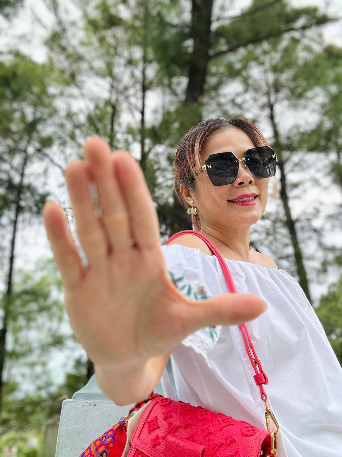 Không còn hoạt động sôi nổi trong showbiz, ca sĩ Mỹ Lệ chọn cuộc sống bình yên bên gia đình. Vợ chồng nữ ca sĩ còn được biết là một trong những nữ đại gia của showbiz Việt khi sở hữu nhà đất cả ở Việt Nam và nước ngoài.