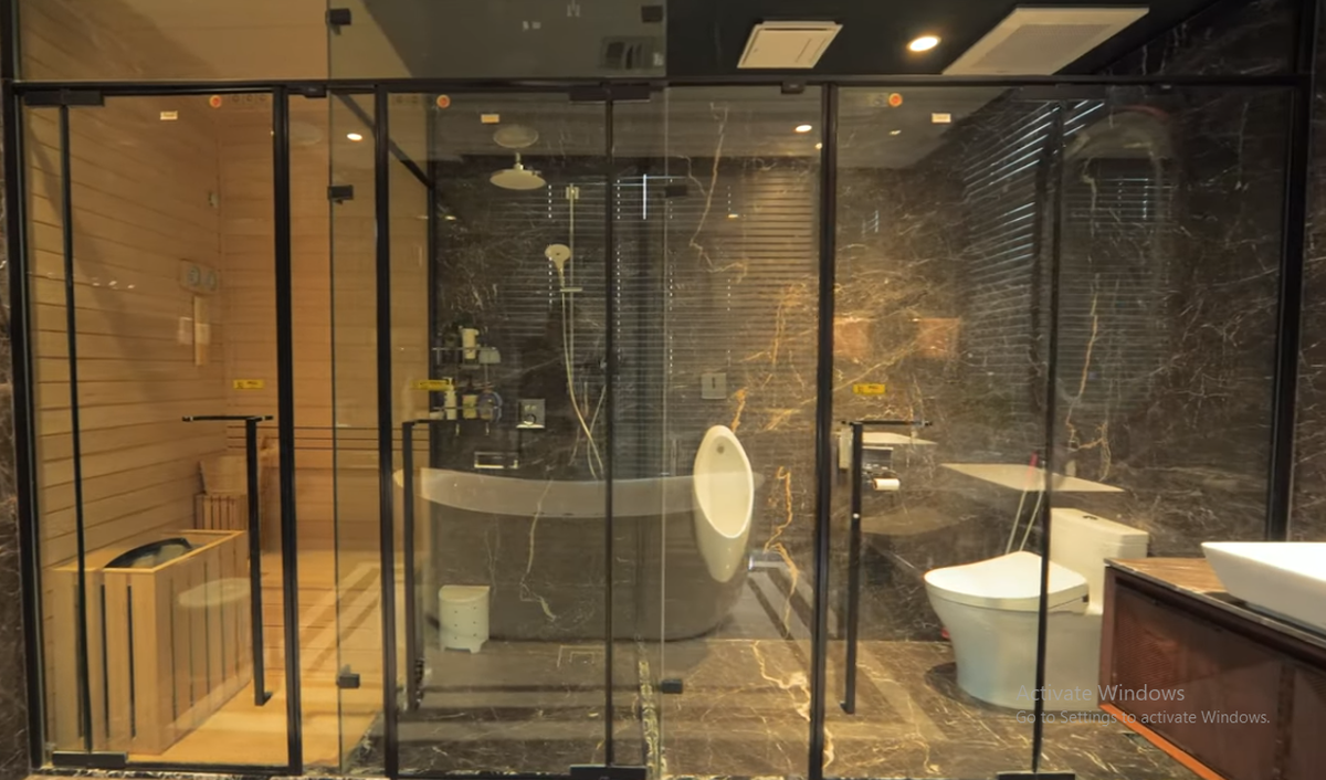 Phòng tắm hiện đại, đạt tiêu chuẩn khách sạn 5 sao.