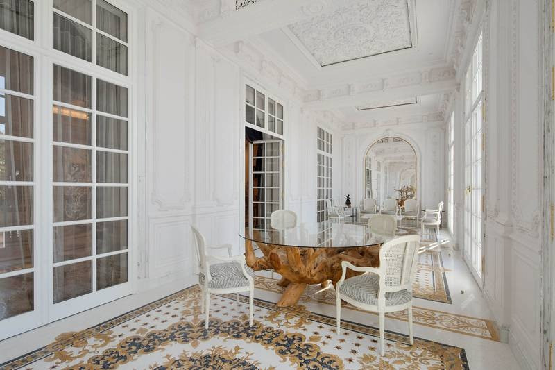 Toà nhà được xây dựng phần lớn từ đá cẩm thạch được nhập khẩu Italy với tổng giá trị lên tới 21-27 triệu USD. Nguồn ảnh: Thenationalnew