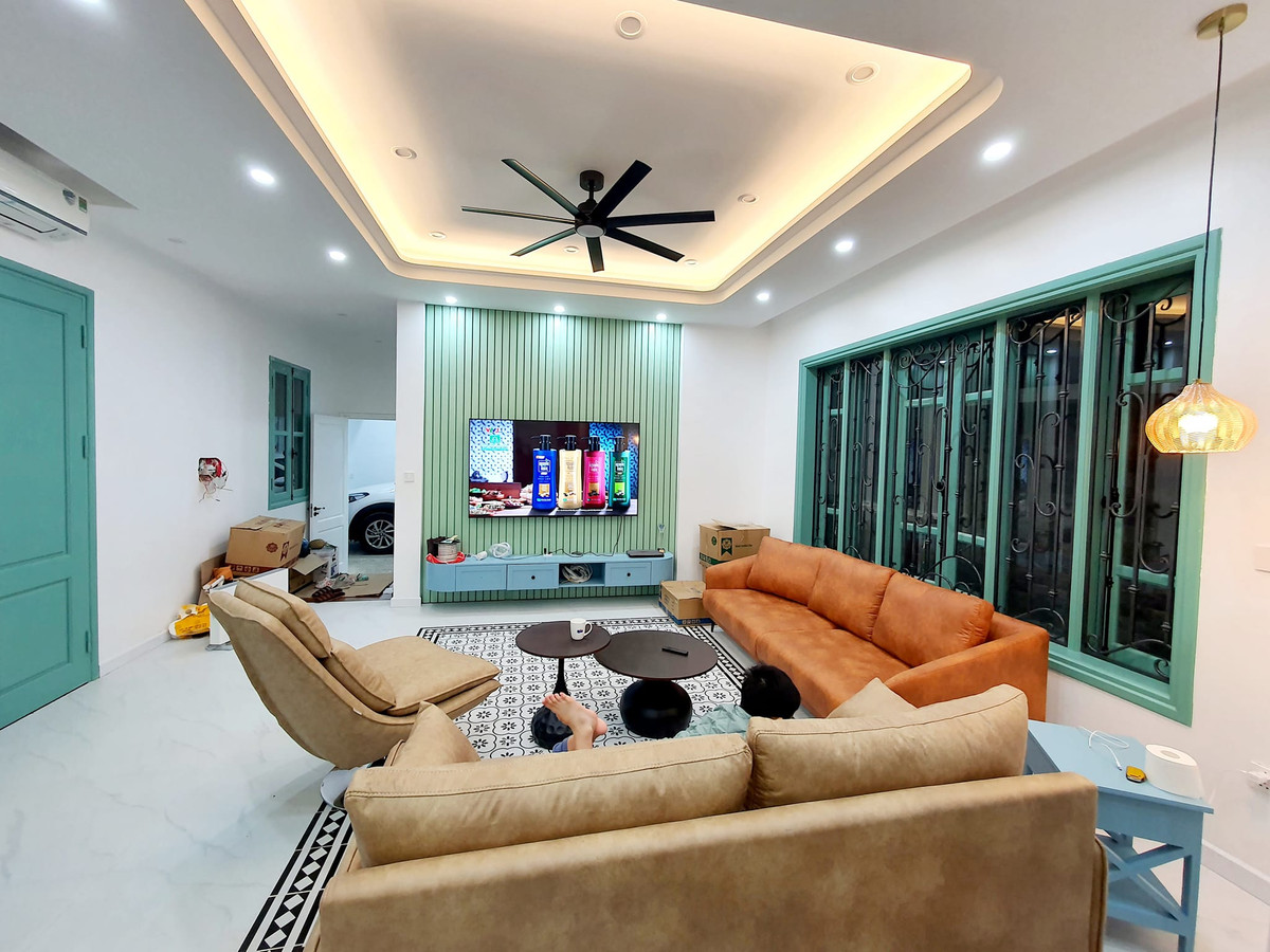 BTV Việt Khuê chia sẻ, trước khi đặt chân vào Đài THVN, anh chưa bao giờ nghĩ sẽ trở thành một BTV thể thao bởi bố anh là nhà khoa học và đúng ra anh cũng sẽ theo con đường ấy.