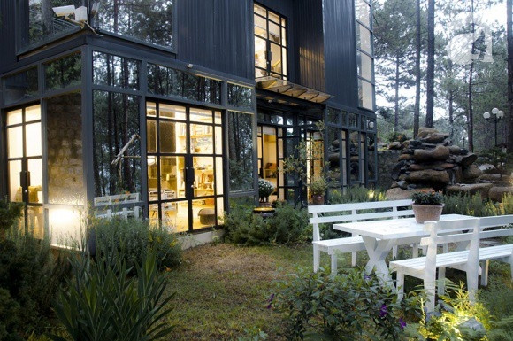 Phan Như Thảo cho biết, chi phí hoàn thiện ngôi nhà thời điểm đó là 25 tỷ đồng. Hầu hết nội thất đều được doanh nhân Đức An đặt mua từ nước ngoài. Ảnh: FBNV