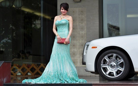 Ngoài Rolls – Royce khủng khủng, bà Liễu còn sở hữu 1 chiếc xe mang biển 38-5555 và chiếc xe Lexus 450 đăng ký biển số Hà Nội. Ảnh; Dân trí