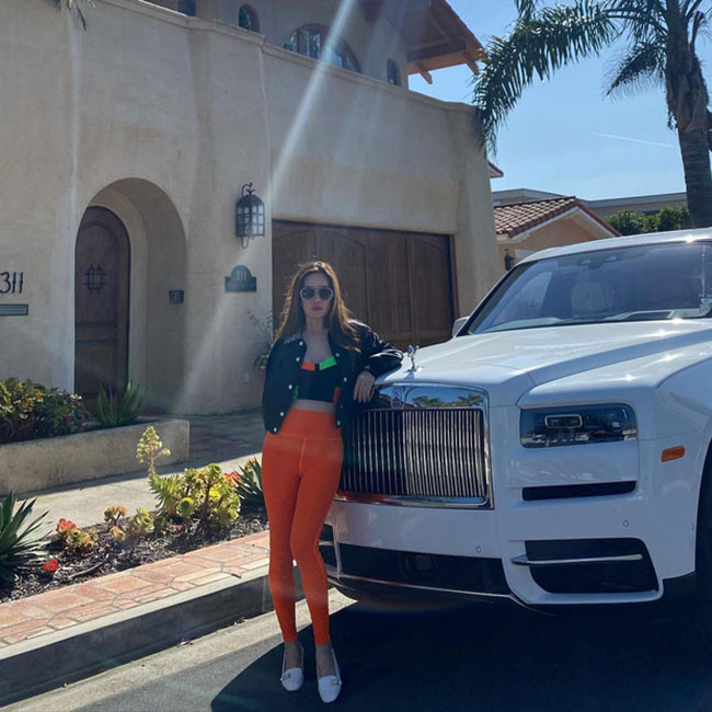 Vợ chồng Mimi Morris còn sở hữu một bộ sưu tập siêu xe khổng lồ, ước tính giá trị lên đến hàng trăm tỷ đồng.