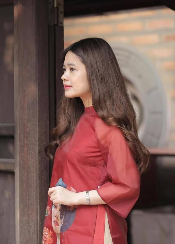 Khi mới 18, đôi mươi hay hiện tại đã gần 30 tuổi, Shark Lê Hàn Tuệ Lâm vẫn được nhận xét có diện mạo cuốn hút. Ảnh: FBNV