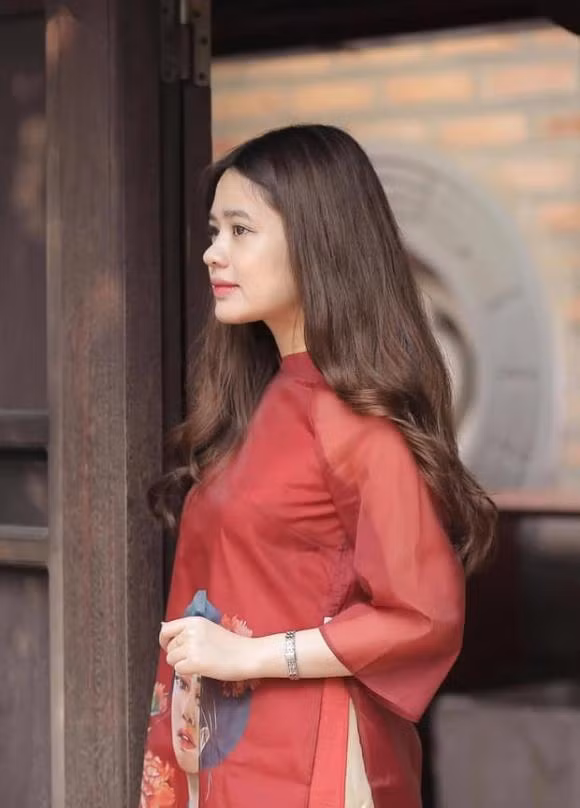 Khi mới 18, đôi mươi hay hiện tại đã gần 30 tuổi, Shark Lê Hàn Tuệ Lâm vẫn được nhận xét có diện mạo cuốn hút. Ảnh: FBNV