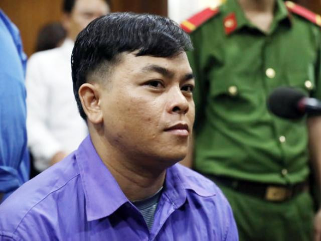 Tháng 6/2020, "đại gia" đeo vàng giả Phúc XO bị tuyên phạt 12 năm tù về nhóm tội "chứa chấp việc sử dụng trái phép chất ma túy". Ảnh: Dân Việt