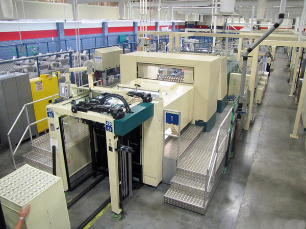 Cũng như thiết kế, mực và giấy sử dụng trong việc in tiền của Mỹ hoàn toàn khác biệt. Ảnh: Moneyfactory