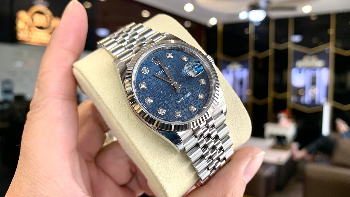 Từ lâu đồng hồ Rolex được biết tới là sản phẩm xa xỉ, đôi khi còn đắt hơn cả siêu xe hạng sang Ferrari. Ảnh: Euluxury
