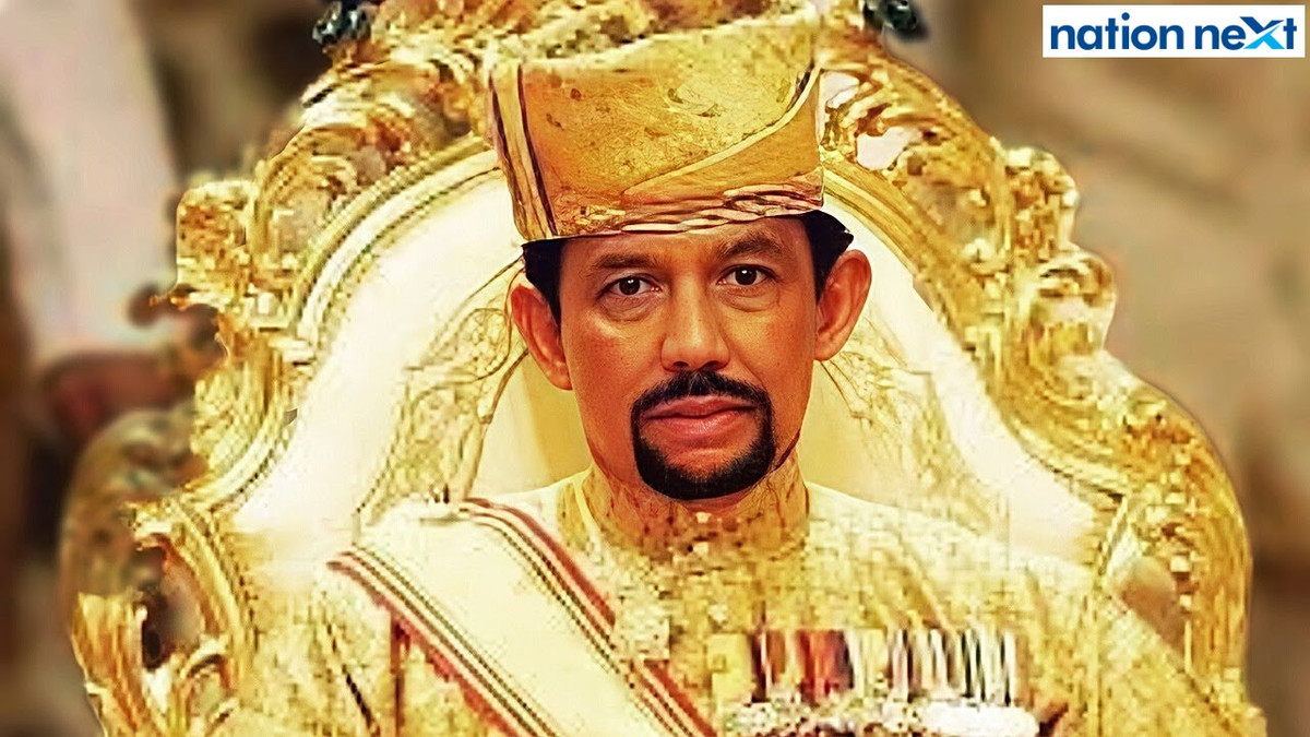 Quốc vương Hassanal Bolkiah còn được biết đến như một “huyền thoại” tại Brunei bởi mức độ tiêu xài xa hoa. Ông có niềm đam mê lớn với các đồ vật dát vàng. Ảnh: Nation Next