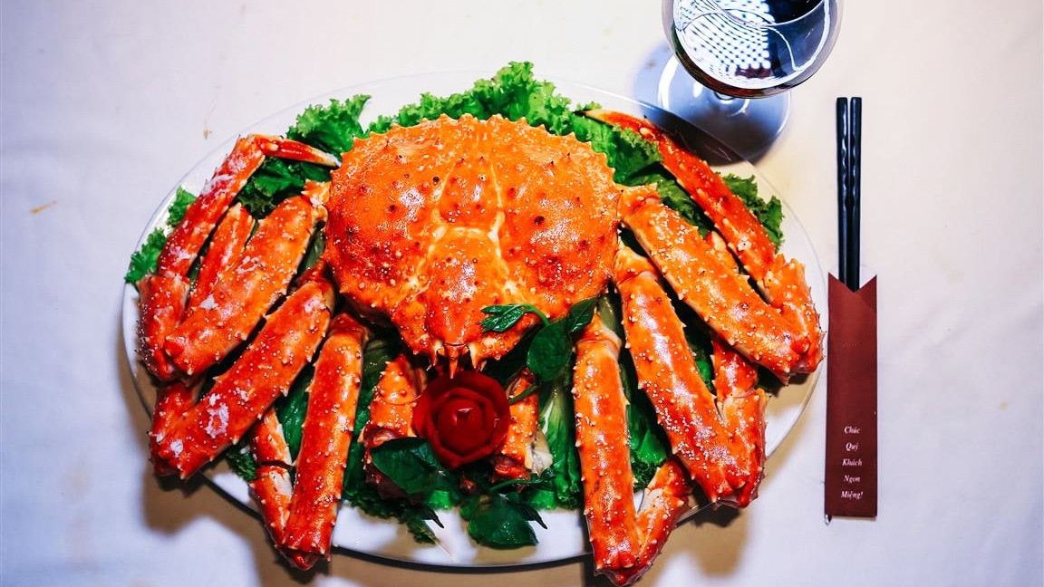 Theo Tiền phong, tại một số nhà hàng, chi phí cho một bữa ăn với cua hoàng đế có thể lên đến 20 triệu đồng. Ảnh: Cooky