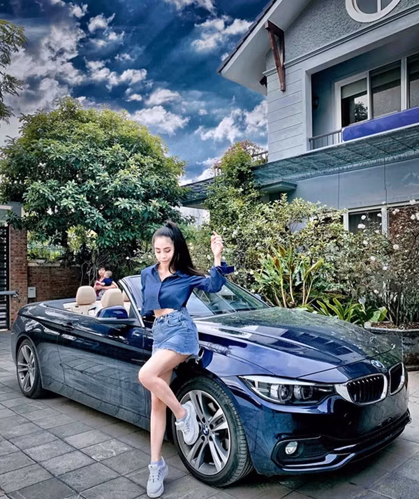 Trong khi đó, Văn Quỳnh vừa phụ trách công việc ở trường Lương Thế Vinh vừa kinh doanh riêng. Nhờ vậy cặp đôi sở hữu tiềm lực kinh tế không phải dạng vừa.