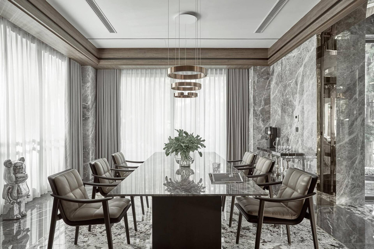 Tất cả các phòng trong biệt thự đều có ánh sáng tự nhiên. Ảnh: FBNV