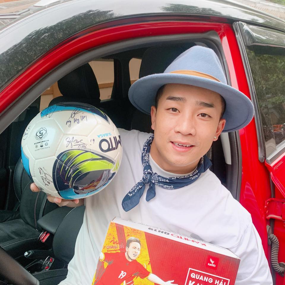 Nếu như vai Đạt trong phim thuộc nhóm cậu ấm cô chiêu, chuyên “báo nhà” thì ngoài đời diễn viên Đỗ Duy Nam lại là người cực kỳ tình cảm.