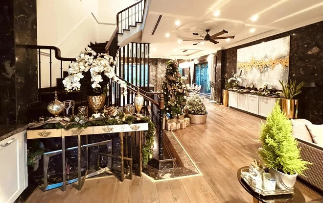 Hầu hết các món đồ đều nhập hoàn toàn từ nước ngoài như Italy, Đức, Bồ Đào Nha...