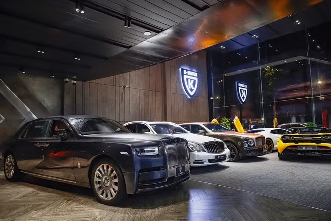 Ước tính, những chiếc xe Phan Công Khanh đăng tải trên Facebook cá nhân và xe ở trong Showroom K - Super có giá trị đến hơn 300 tỷ đồng. Ảnh: FBNV