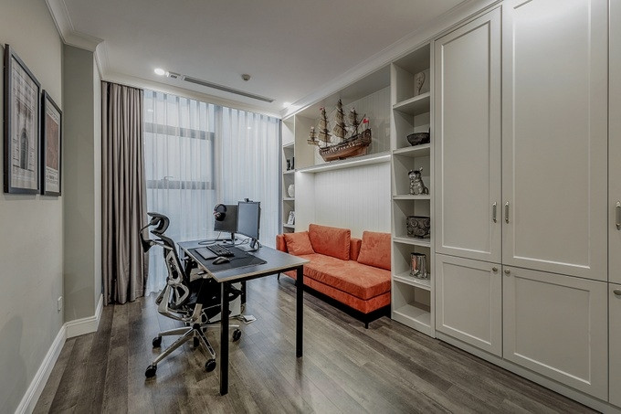 Qua loạt ảnh, có thể thấy nam game thủ đầu tư một khoảng tường kính lớn để có thể dễ dàng ngắm nhìn được cả thành phố. Ảnh: Mousson Désign