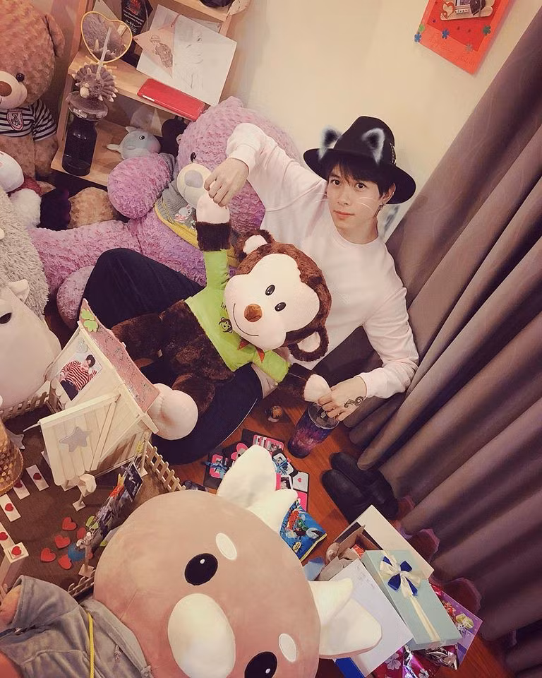 Dù hiếm khi công khai nhưng Anh Tú được cho là từng sở hữu căn hộ chung cư cao cấp ở TP HCM. Ảnh: FB Anh Tú