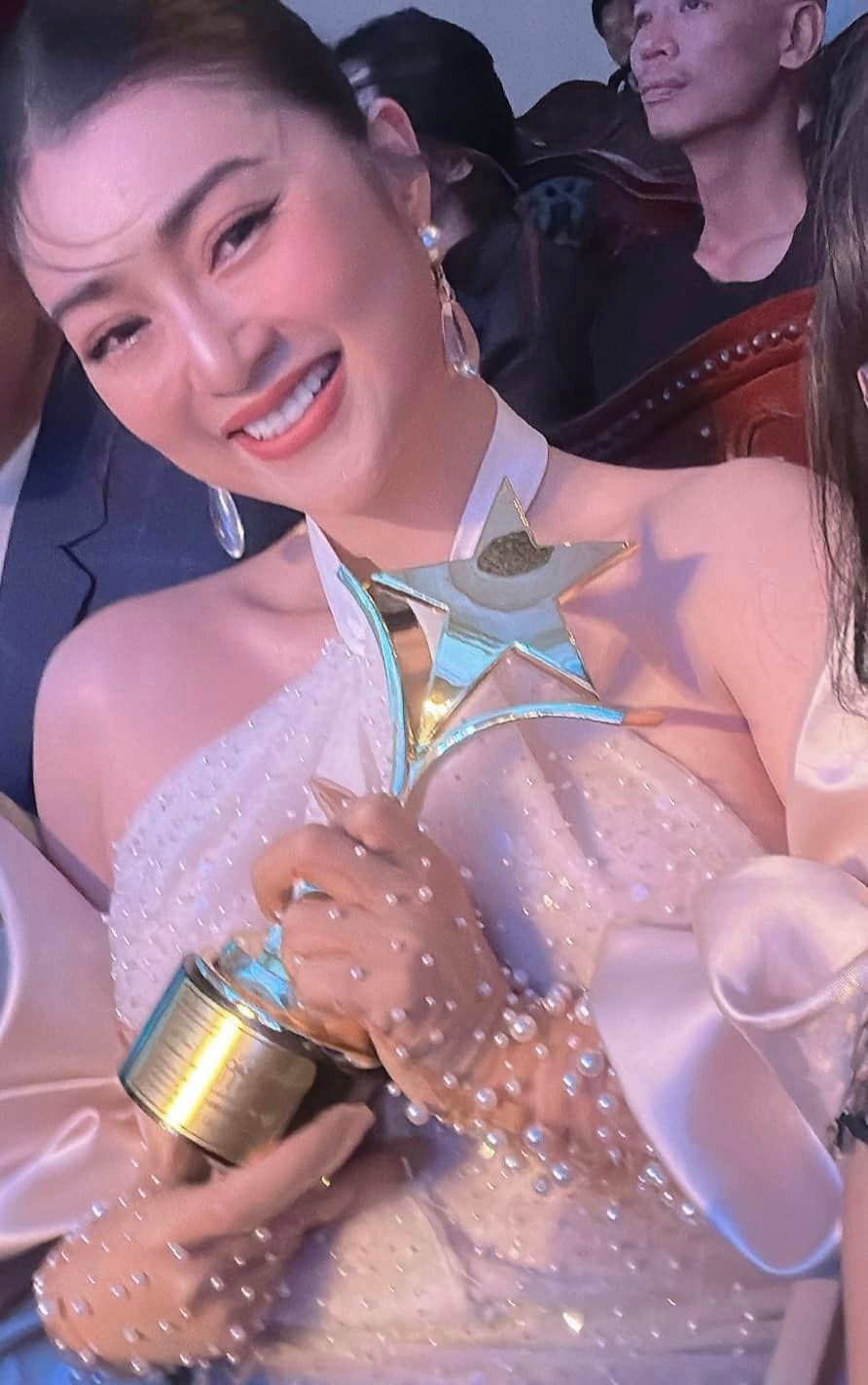 Mới đây, tại giải thưởng Ngôi Sao Xanh 2022, nữ diễn viên Thanh Trúc đã thắng giải Nữ diễn viên được yêu thích nhất do khán giả bình chọn. Ảnh: FB Phạm Thanh Trúc