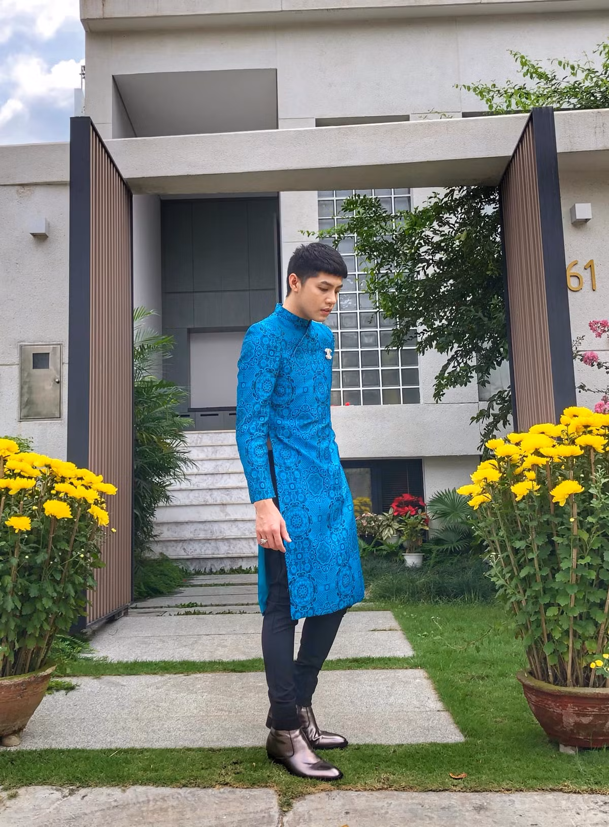 Không cầu kì tô vẽ, cơ ngơi của Noo Phước Thịnh dù thuộc hệ tối giản nhưng hiện đại và sang.