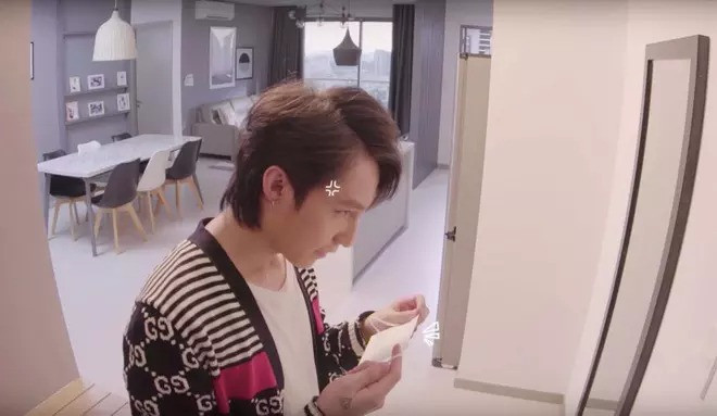 Ngoài xe sang, nam ca sĩ còn sở hữu nhiều bất động sản giá trị. Khi mới 24 tuổi, Sơn Tùng đã có trong tay căn hộ cao cấp trị giá hơn 3 tỷ đồng tại quận 7, TP HCM. Ảnh: chụp màn hình