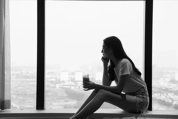 Căn hộ của Hoa hậu Lương Thuỳ Linh có vị trí đắc địa nằm ở trung tâm thành phố Hà Nội, thuộc tầng 39 - 40 của toà nhà sang trọng với view bao trọn Hồ Tây. Ảnh: FBNV